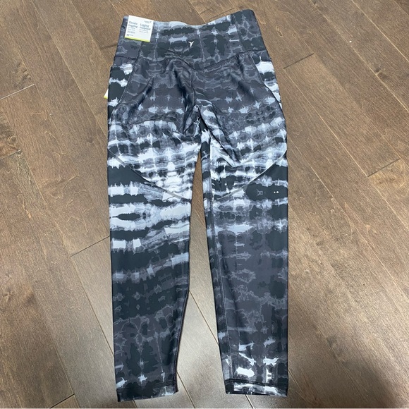 Old Navy Elevate Go Dry 7/8 Leggings - Picture 2 of 13